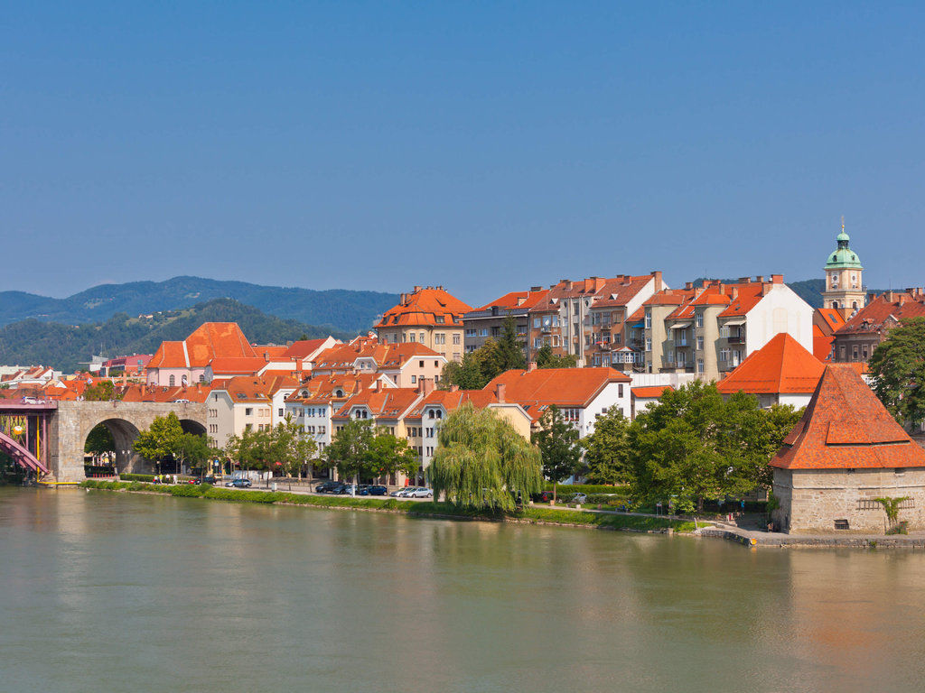 Hotel Piramida Марибор Экстерьер фото